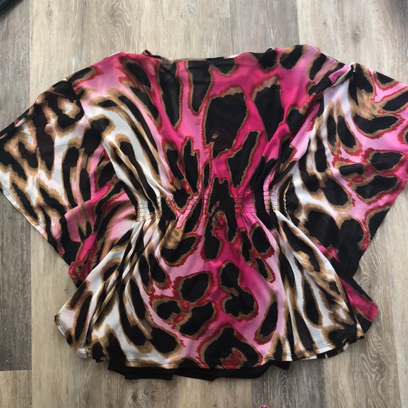 Giraffe Pattern Blouse - Picture 3 of 3